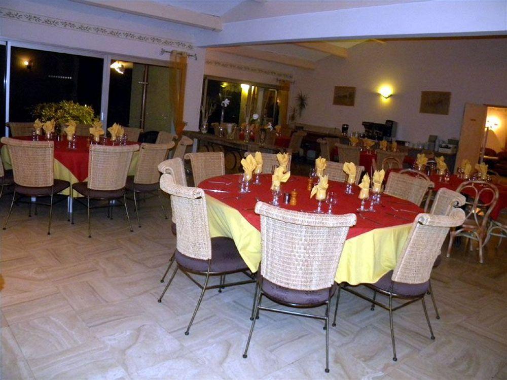 Hotel Restaurant Le Mas De L'Olivier Pont-Saint-Esprit Ngoại thất bức ảnh