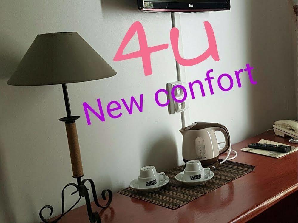 Hotel Restaurant Le Mas De L'Olivier Pont-Saint-Esprit Ngoại thất bức ảnh